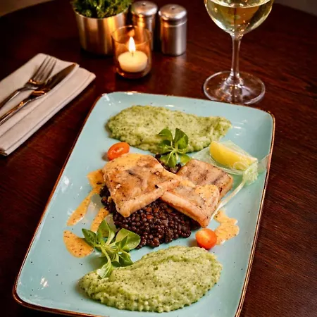 Und Berggasthaus Kapellenstein Am Knochen