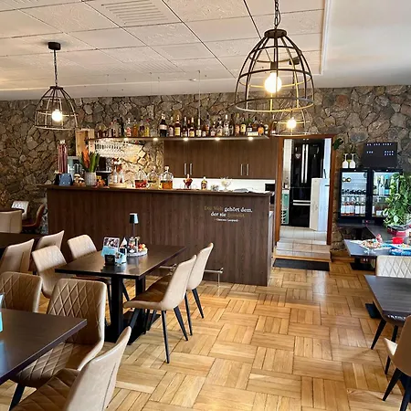 Und Berggasthaus Kapellenstein Am Knochen 호텔 *