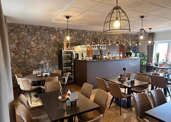 Und Berggasthaus Kapellenstein Am Knochen Geyer